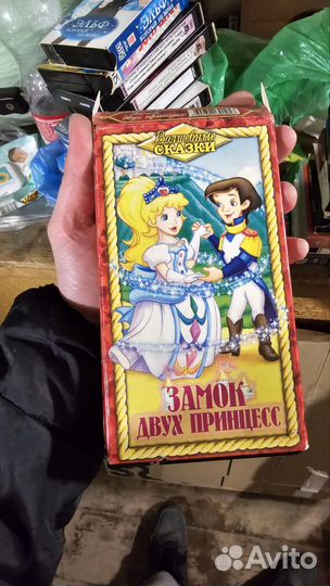 Коллекция фильмов и мультфильмов на VHS кассетах