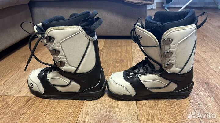 Сноубордические ботинки 38