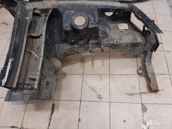 Четверть передний левый Kia Magentis EF G6BV 2006