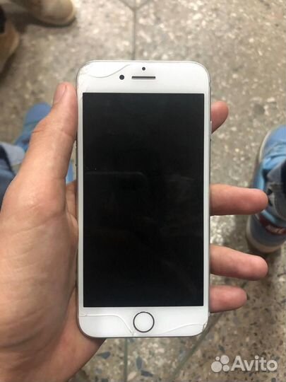 iPhone 8, 64 ГБ