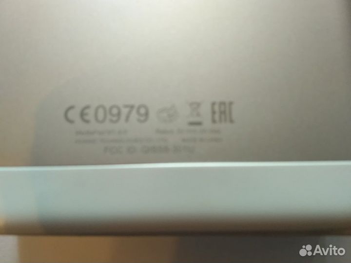 Планшет Huawei MediaPad M1 8