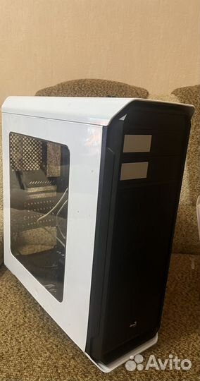 Корпус aerocool белый