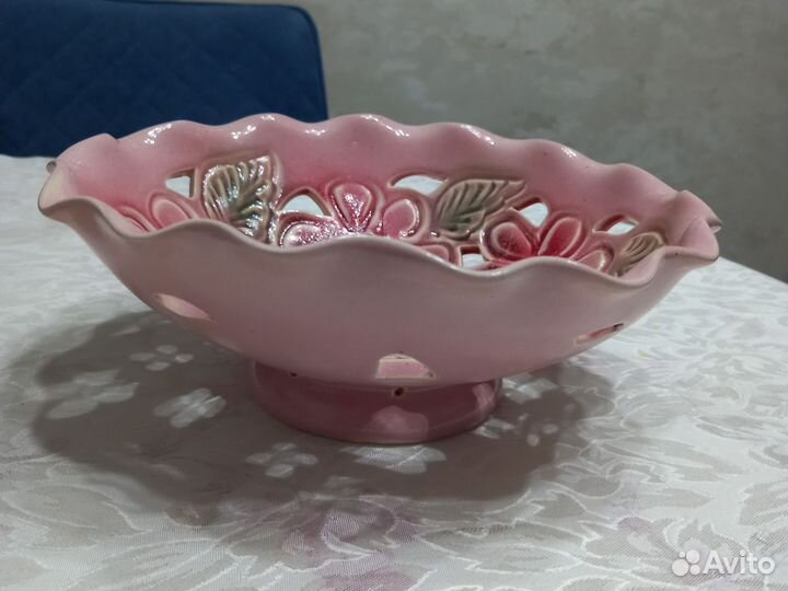 Ваза для фруктов, хлебница, бульоницы