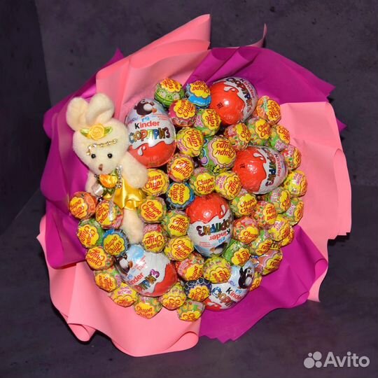Букет из чупа чупс и киндеров