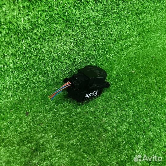 Моторчик заслонки печки Opel Astra J GTC 2013