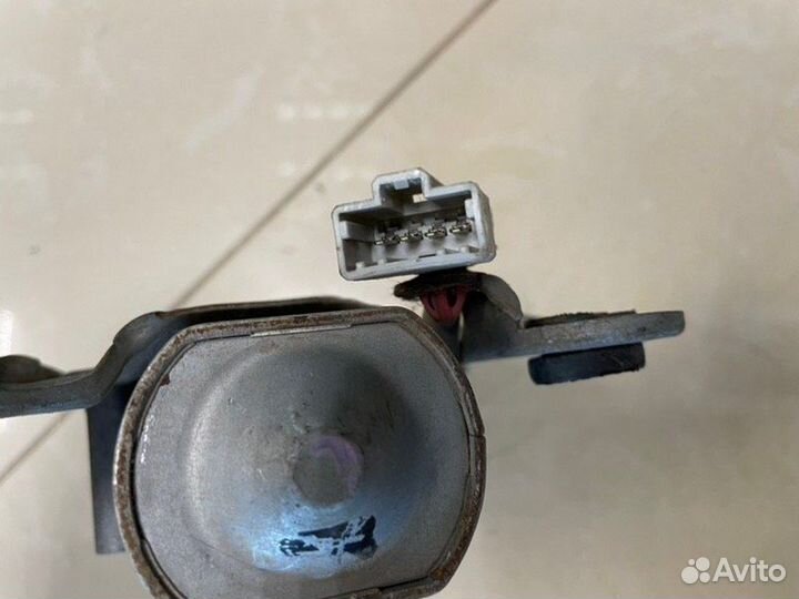 Моторчик стеклоочистителя задний Honda Civic D14A2