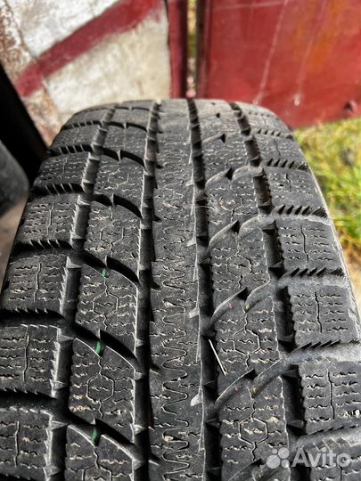 Toyo Observe GSi-5 225/65 R17