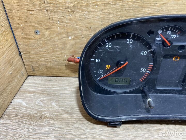 Панель приборов Volkswagen Golf 4 дизель 1121144