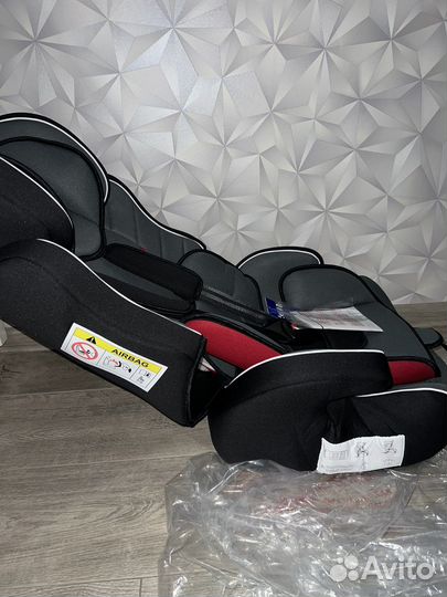Новое автокресло 9-36 кг