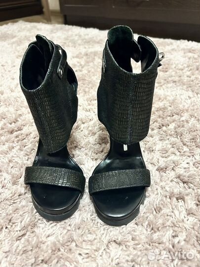 Босоножки женские Camilla Skovgaard 36 размер