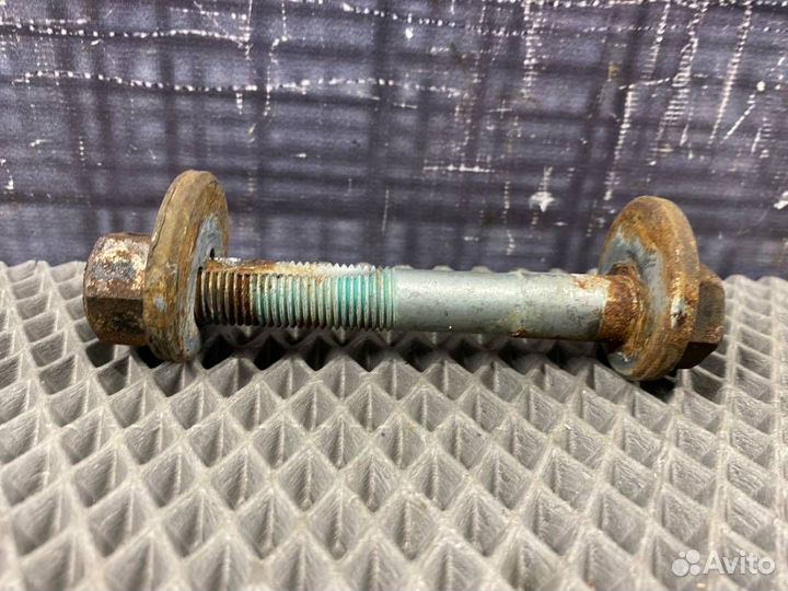Болт развальный Volkswagen Touareg 7L AZZ 2003