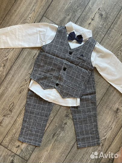 Нарядный костюм для мальчика 110