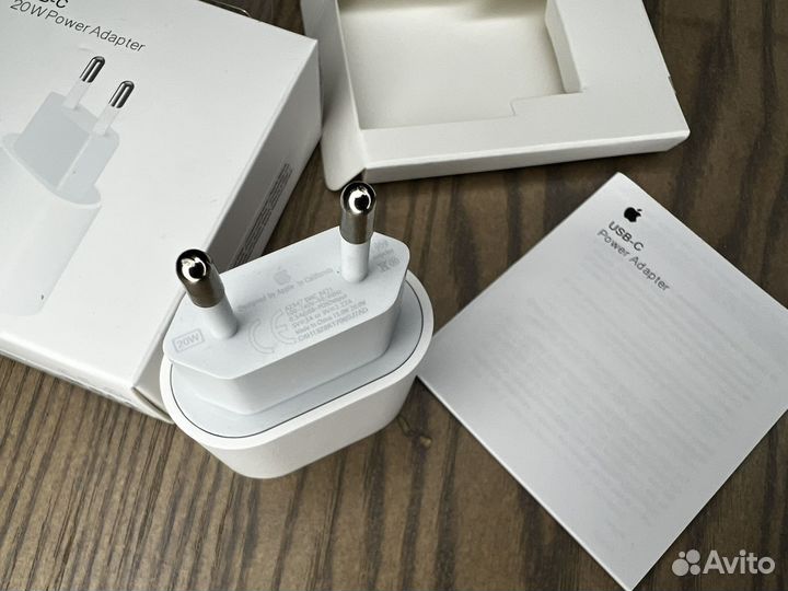 Блoк питaния Tyрe Apple adapter 20W