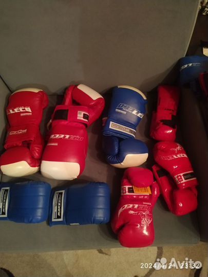 Перчатки и шлемы боксерские