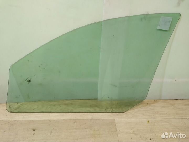 Стекло переднее правое Ford Focus 1 USA седан 2.0