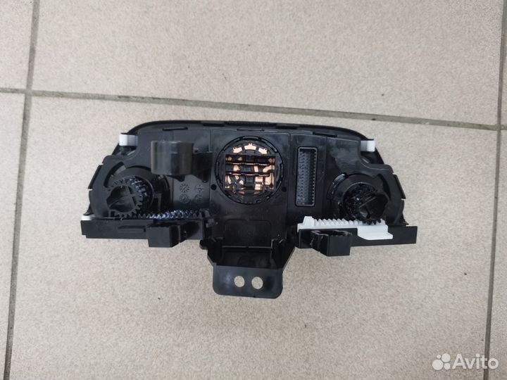 Блок управления отопителем Hyundai Solaris 2