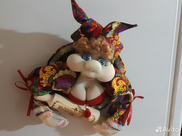 Сувенир,магнит на холодильник домашний оберег