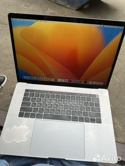 Macbook pro 15 2017 i7 16gb 3.1 Ghz 1 tb