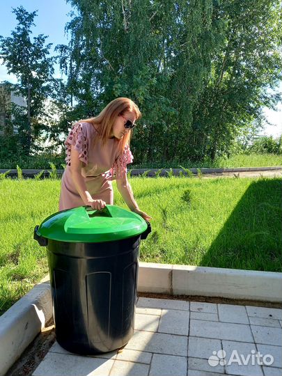 Бак 90 л. для мусора с крышкой