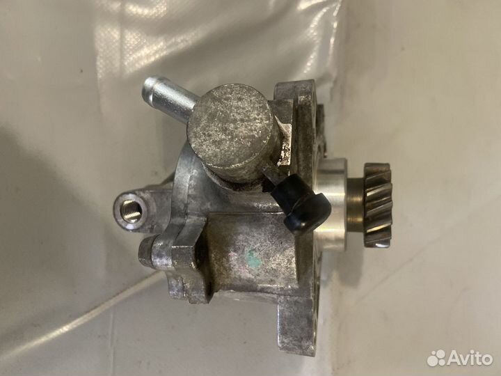 Насос вакуумный Mitsubishi Pajero 4