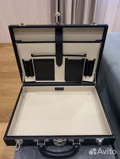 Кейс (чемодан, портфель) Bertoni