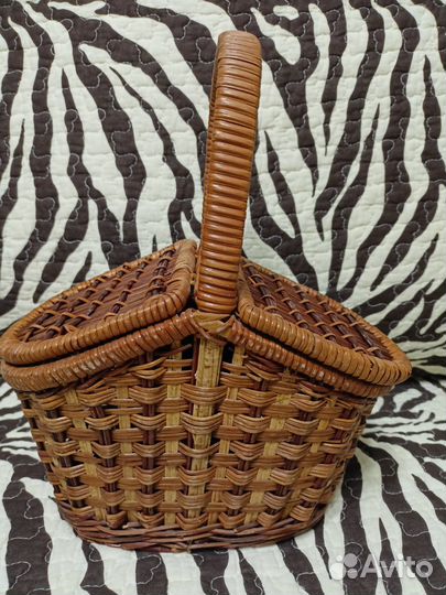 Корзина плетеная с крышкой декоративная