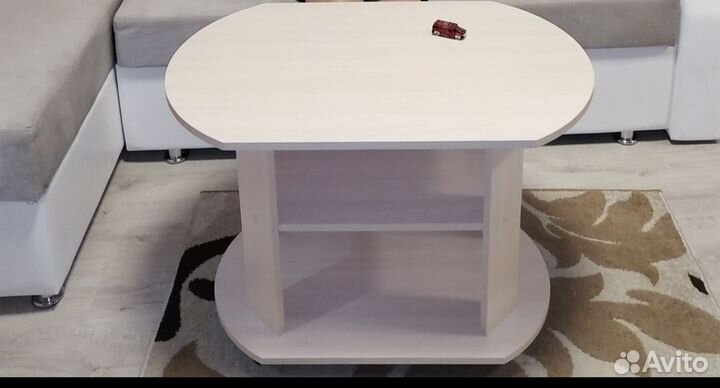 Журнальный столик на колесах бу