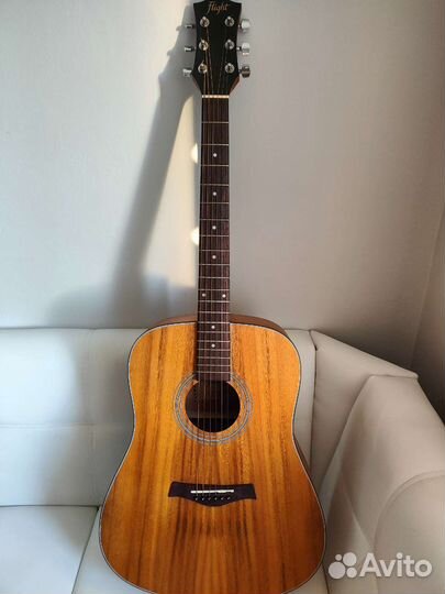 Акустическая гитара