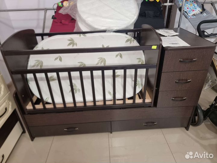 Детская кроватка
