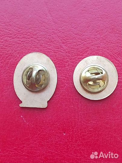 Значки МГУ и набор Москва