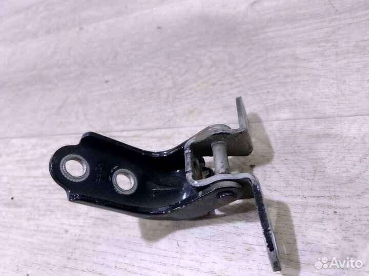 Петля двери задняя правая Kia Cerato седан 2011