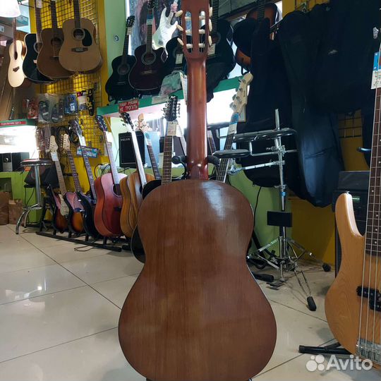 Классическая гитара Yamaha c 40