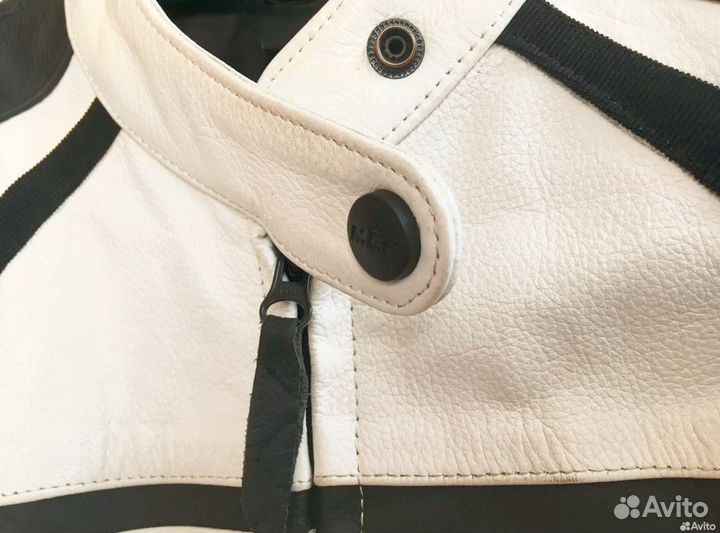 Мотокуртка женская, кожаная. Размер XS