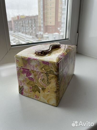 Шкатулка для украшений
