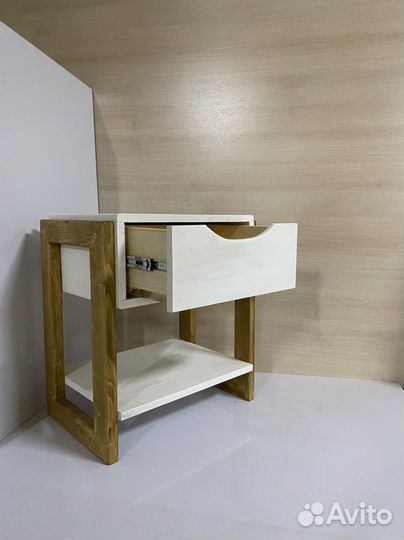 Тумбочка прикроватная из массива