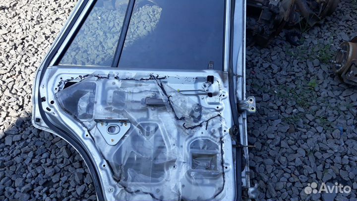 Дверь задняя левая Isuzu Rodeo, 93г