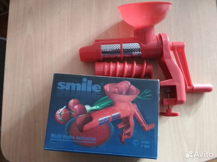 Соковыжималка Smile Механическая для томатов P 800