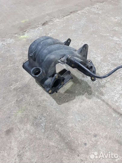 Впускной коллектор Peugeot 206