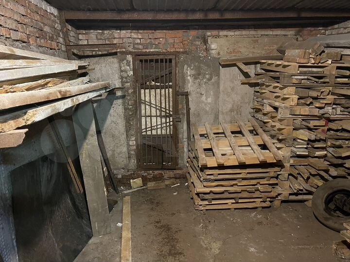 Гараж, > 30 м²