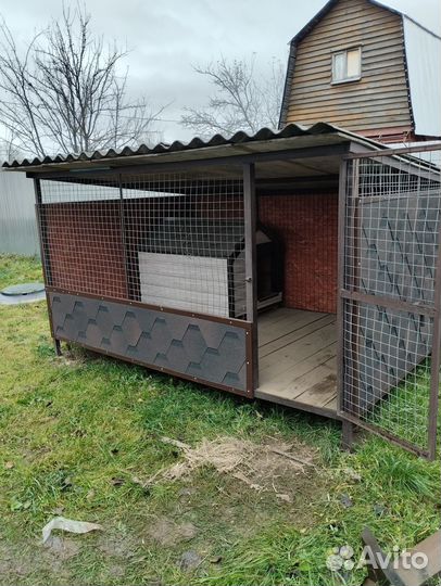 Вольер для собак с будкой