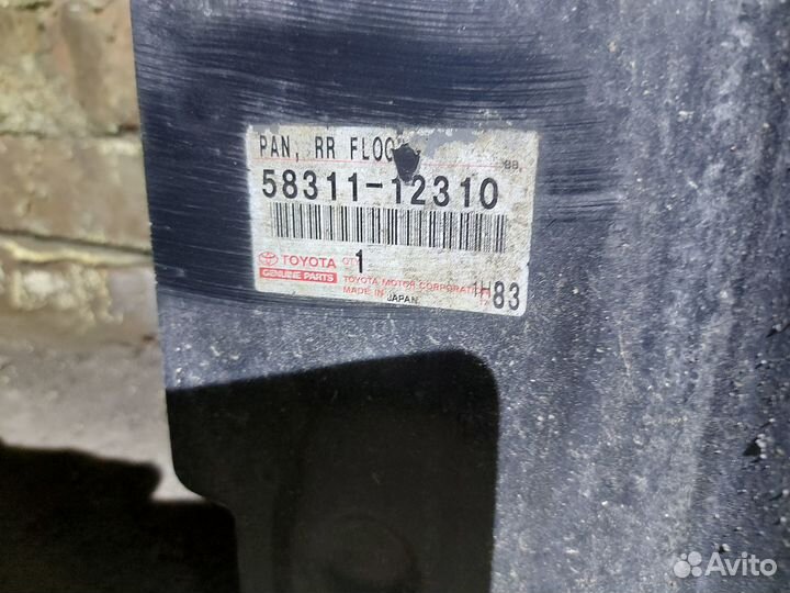 Пол багажника Toyota Corolla