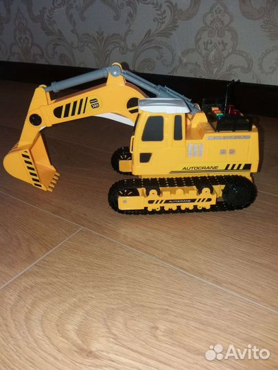 Экскаватор игрушка