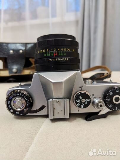 Плёночный фотоаппарат Зенит