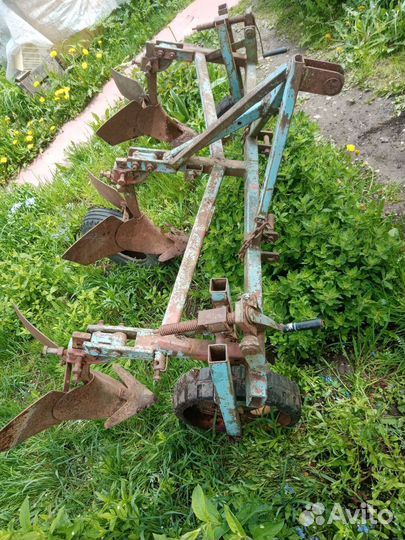 Культиватор с окучниками