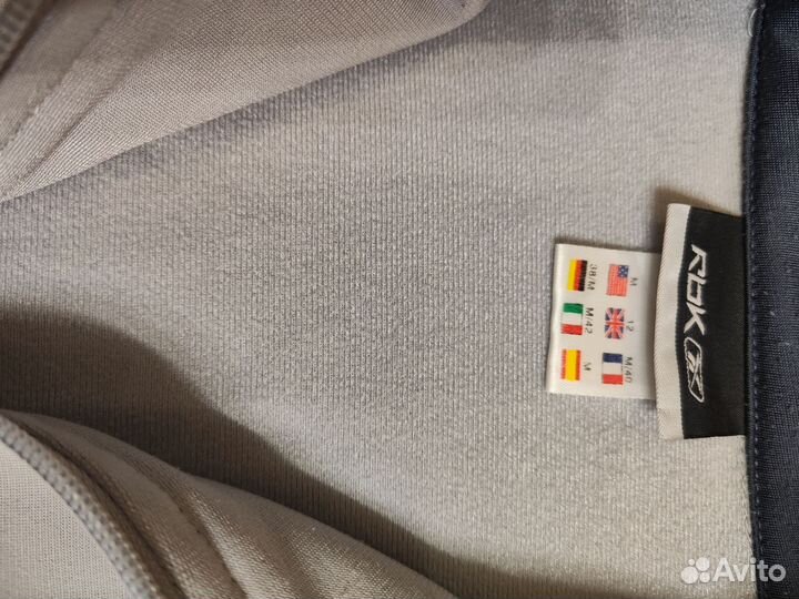 Женский спортивный костюм