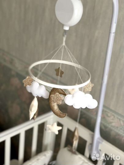 Мобиль и кронштейн