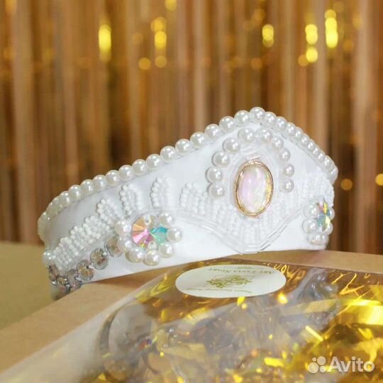 Венец ручной работы