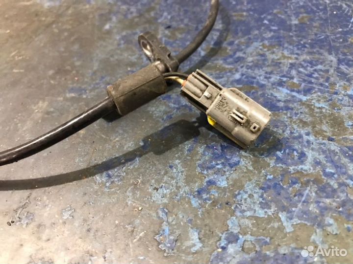 Датчик ABS задний правый Nissan Teana J32