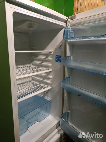 Холодильник двухкамерный бу Веко