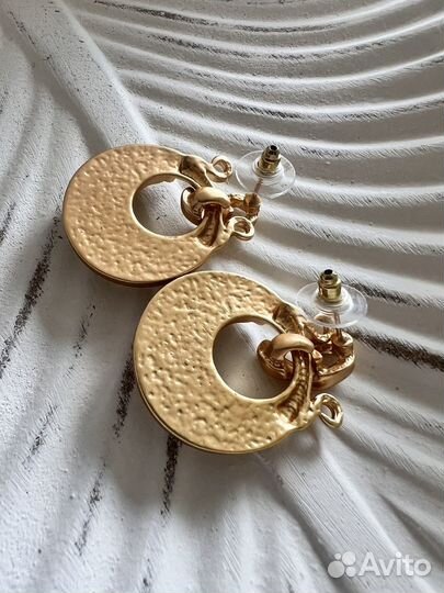 Стильные серьги